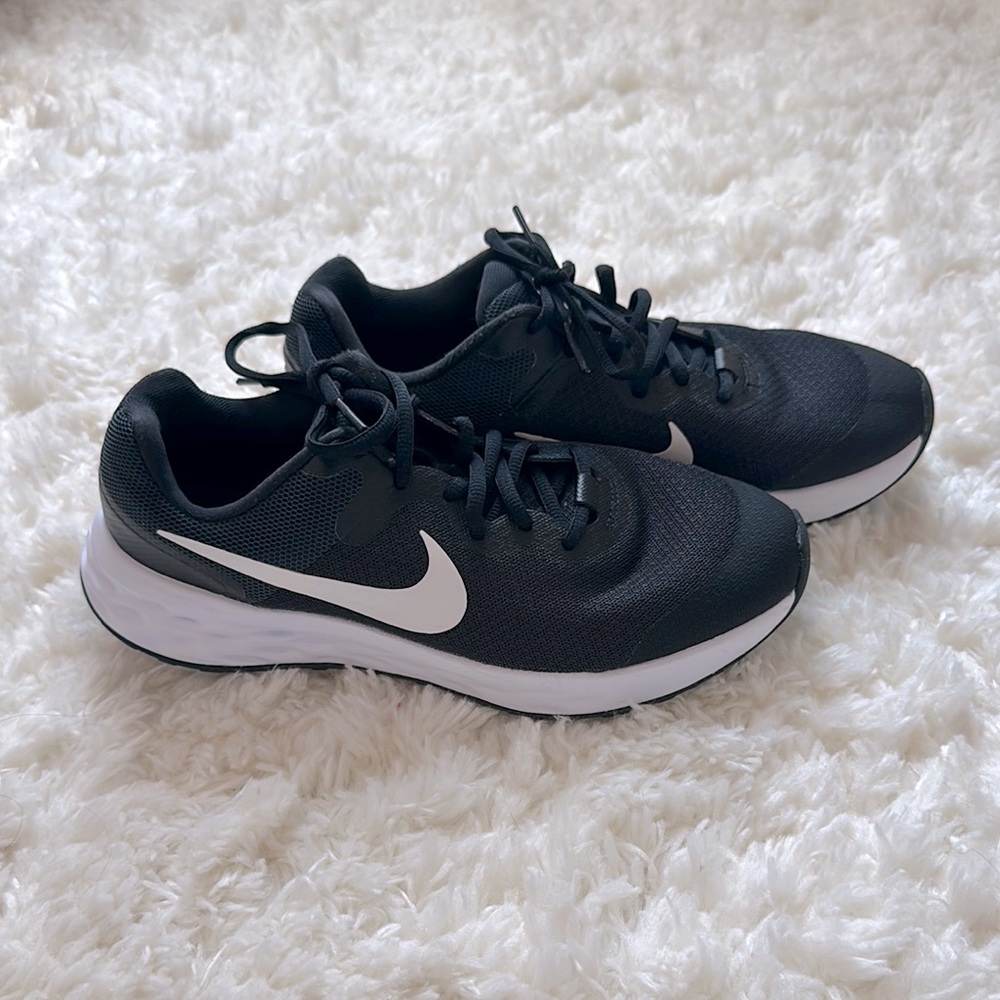Nike revolution Dual-Tone Black and White Running Shoes